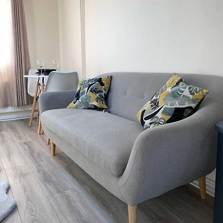 Modern 1 Bed Apartment In The City Centre Of Derby Kültér fotó