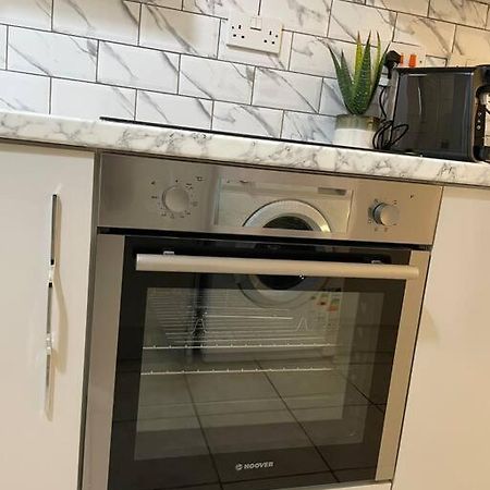 Modern 1 Bed Apartment In The City Centre Of Derby Kültér fotó