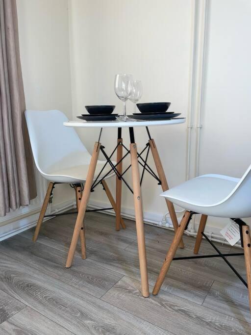 Modern 1 Bed Apartment In The City Centre Of Derby Kültér fotó